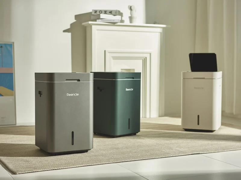 Bež Reencle Gravity komposter u kuhinji – rješenje za otpad od hrane koje proizvodi kompost