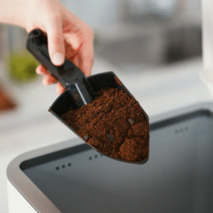 lopatica-kompost-reencle-featured Reencle lopatica za kompost – praktičan alat za pražnjenje kompostera